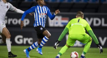 Seedorf maakt comeback bij FC Eindhoven!