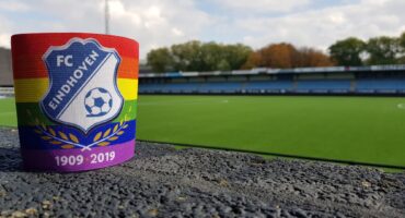 FC Eindhoven steunt Regenboogactie