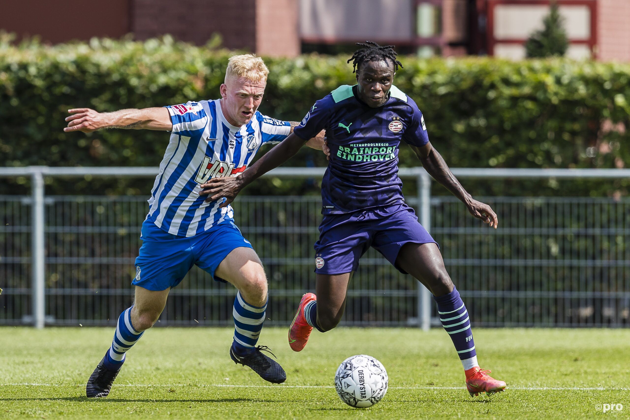 FC Eindhoven Verliest Besloten Wedstrijd Van PSV - FC Eindhoven