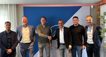 FC Eindhoven verwelkomt Vebego Cleaning Services als Blauwwitte partner