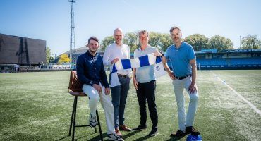 FC Eindhoven en Eindhoven Airport laten Internationals landen