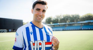 Neeskens tekent contract bij FC Eindhoven