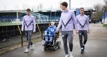 Voetbal Geeft: Superfan Henny keert terug op de tribune bij FC Eindhoven