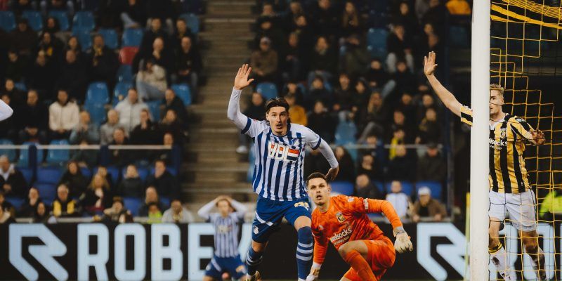 Vitesse en FC Eindhoven houden elkaar in evenwicht